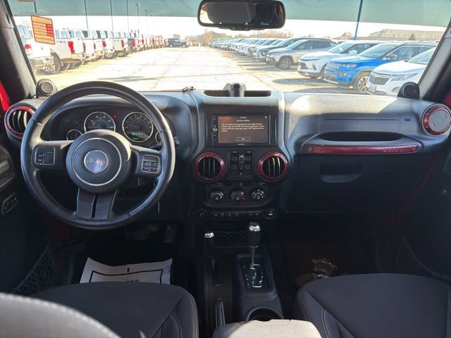 Used 2013 Jeep Wrangler Unlimited Sahara image 15