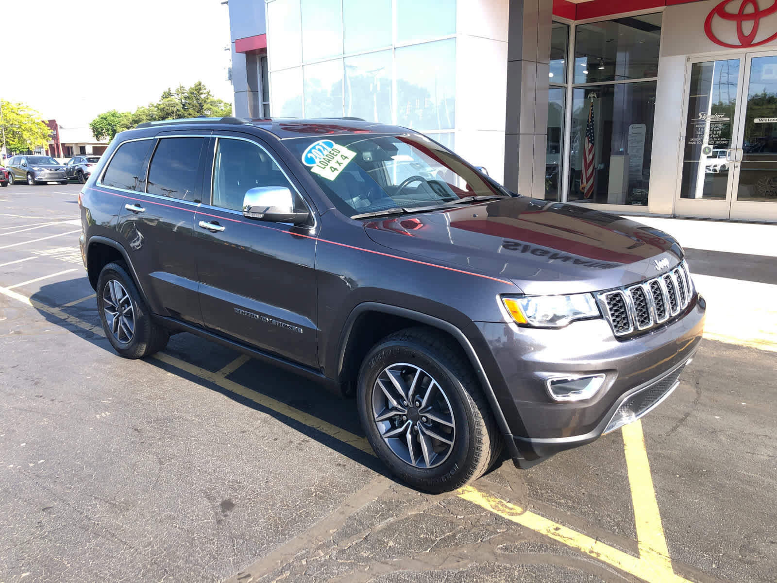 Used 2021 Jeep Grand Cherokee Limited AWD/4WD image 3