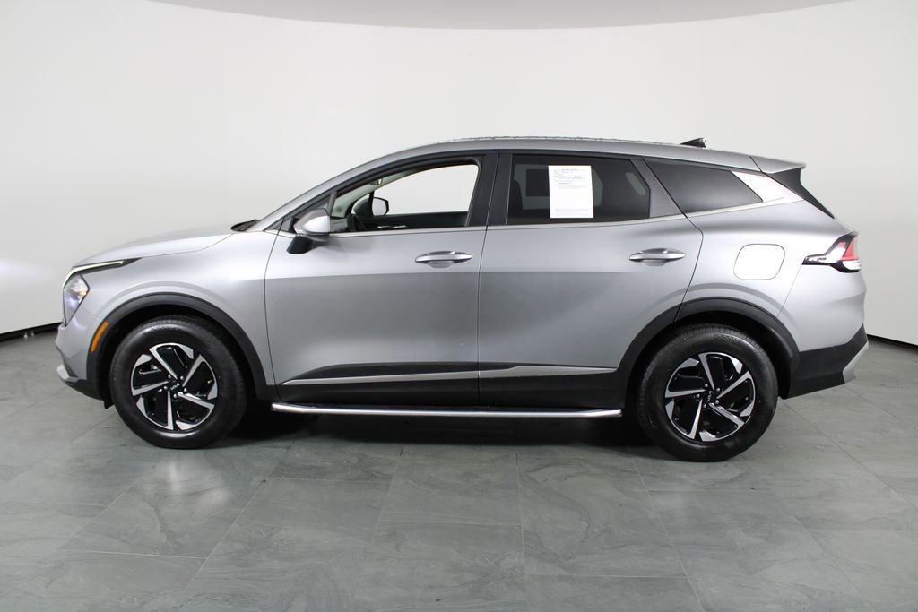 Used 2023 Kia Sportage LX image 9