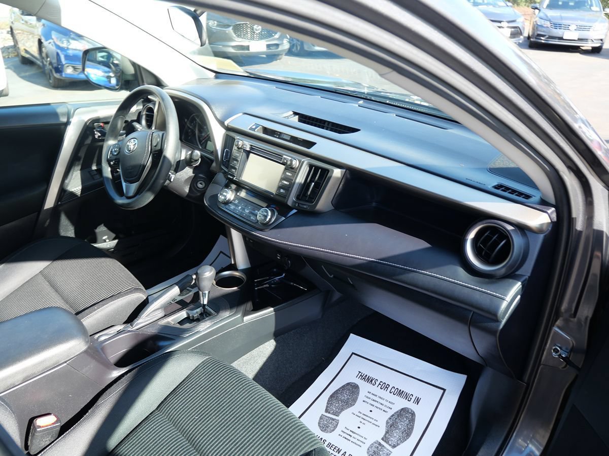 Used 2015 Toyota RAV4 XLE AWD/4WD image 25