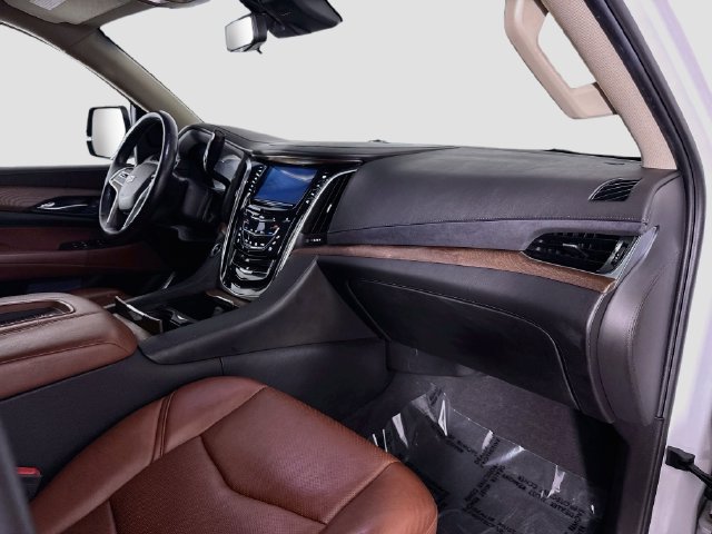 Used 2019 Cadillac Escalade Premium Luxury AWD/4WD image 29