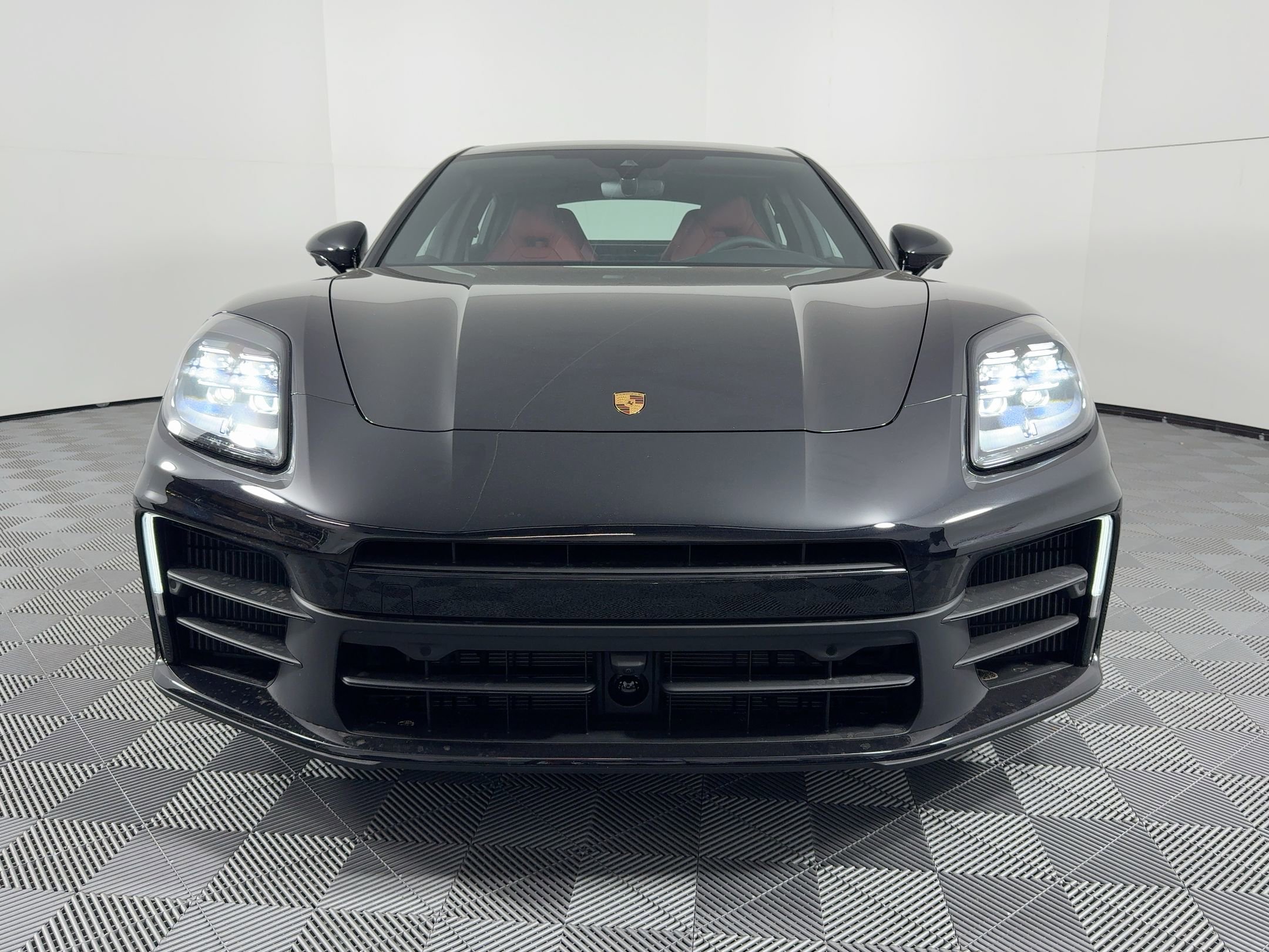 Used 2026 Porsche Panamera image 6