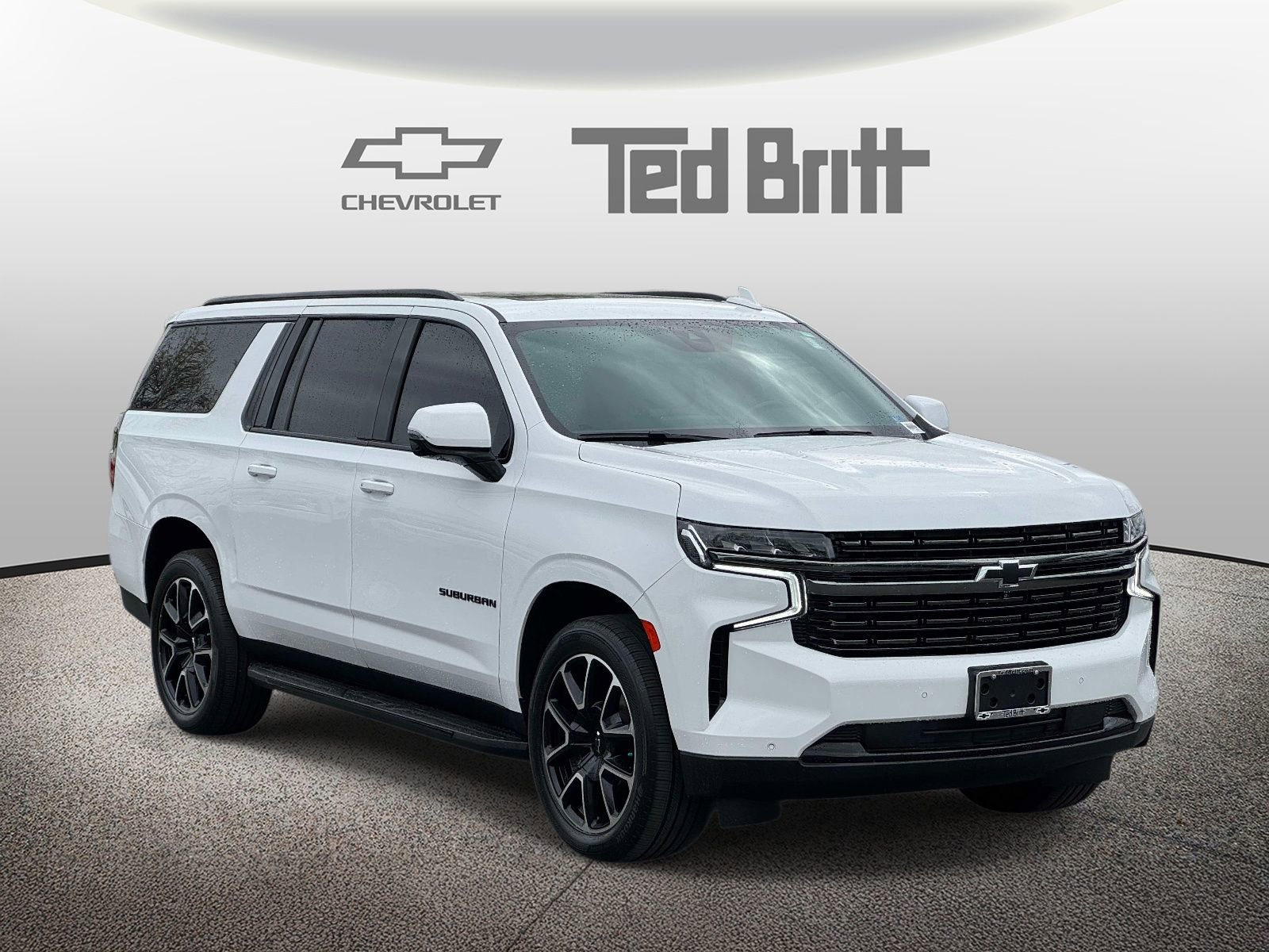 Used 2022 Chevrolet Suburban RST w/ Luxury Package image 3
