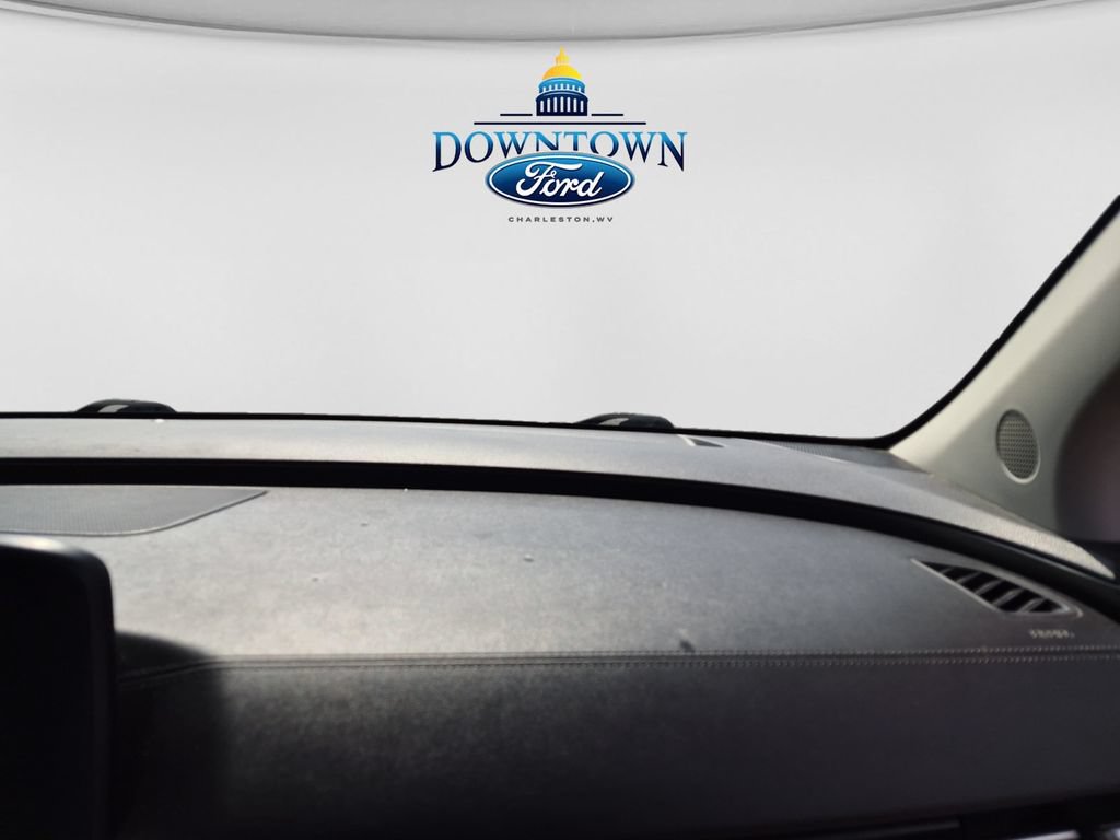 Used 2023 Kia Carnival LX FWD image 35