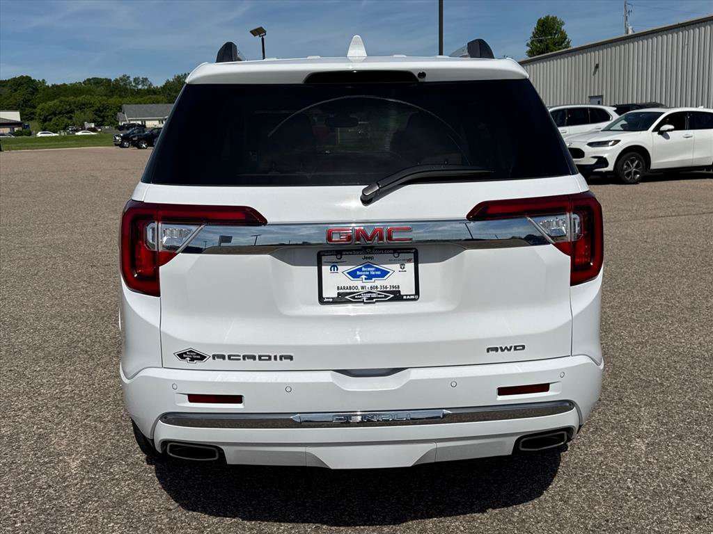 Used 2023 GMC Acadia Denali AWD/4WD image 3