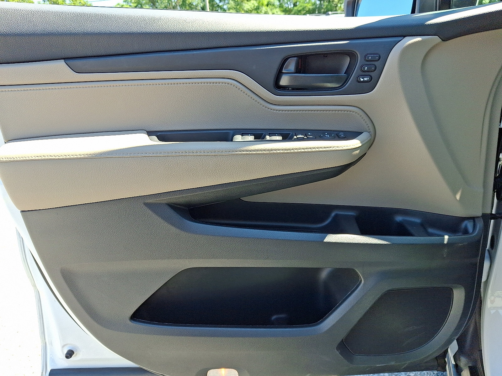 Used 2023 Honda Odyssey EX-L image 13