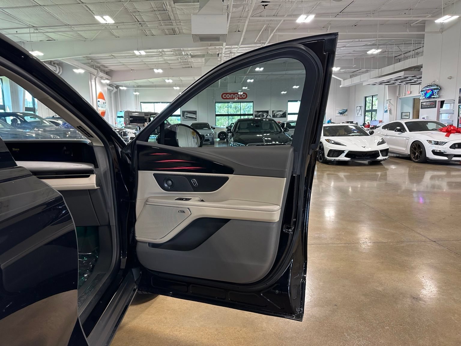 Used 2025 Lincoln Nautilus Reserve AWD/4WD image 48