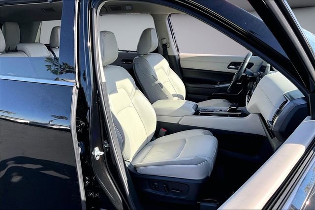 Certified 2023 Nissan Pathfinder SL FWD image 29