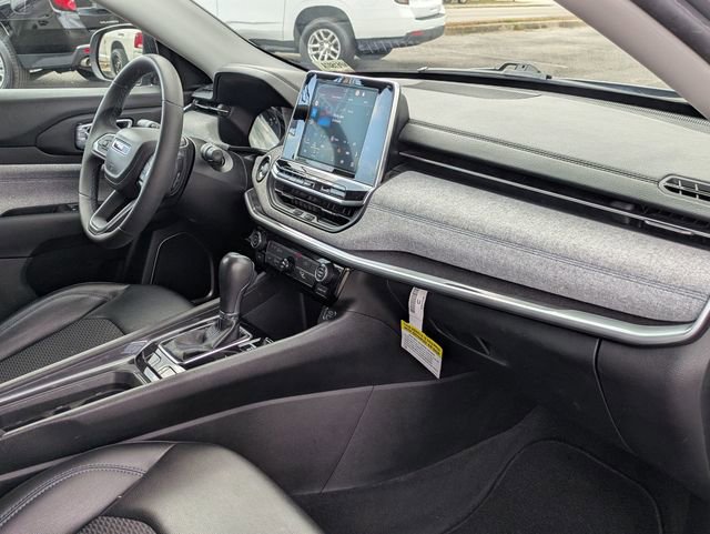 Used 2022 Jeep Compass Latitude image 33