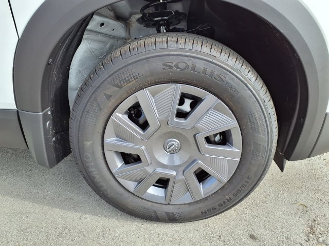 New 2026 Nissan Kicks S FWD image 5