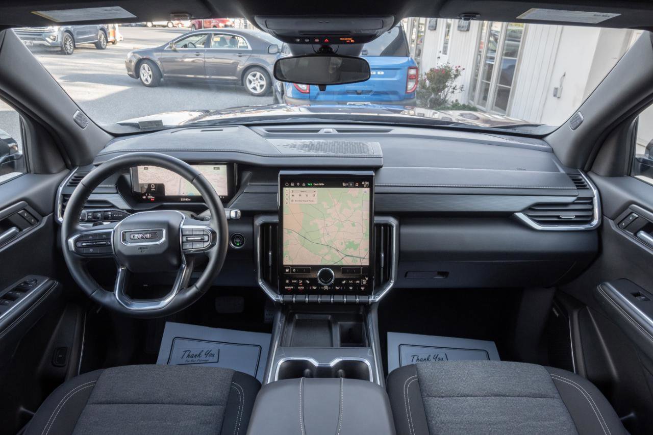 Used 2025 GMC Acadia Elevation image 2