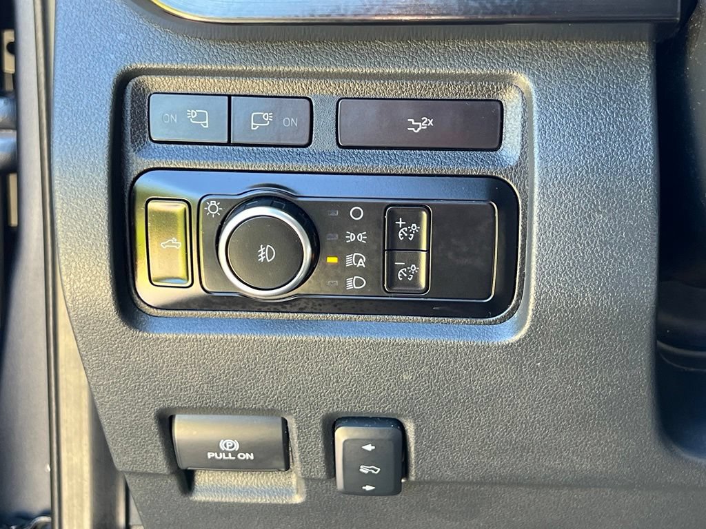 Used 2023 Ford F250 Lariat w/ Lariat Ultimate Package AWD/4WD image 8