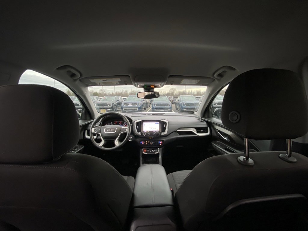 Used 2024 GMC Terrain SLE w/ Driver Convenience Package image 25