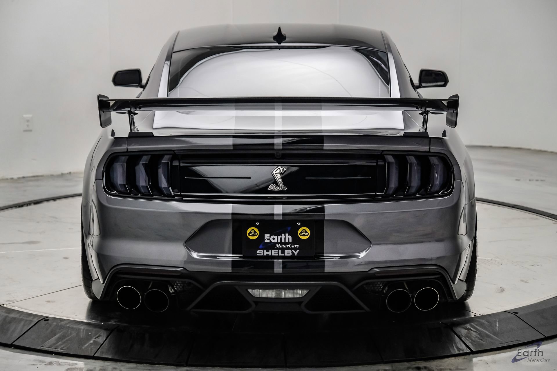 Used 2021 Ford Mustang Shelby GT500 w/ Carbon Fiber Track Pack RWD image 16