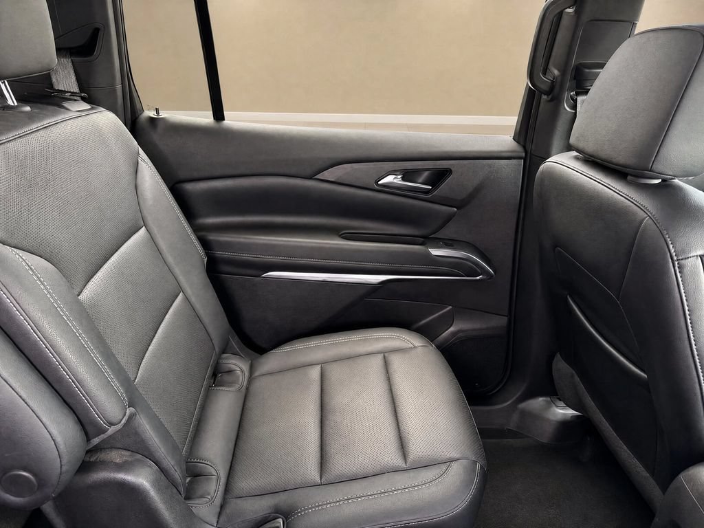 Used 2025 Chevrolet Traverse LT AWD/4WD image 15