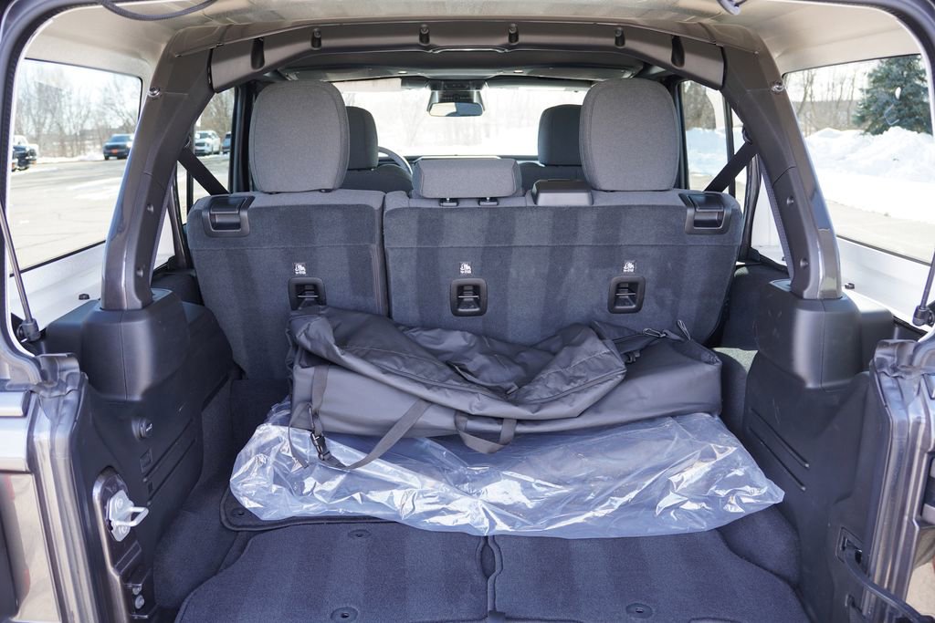 Certified 2025 Jeep Wrangler Unlimited Sahara w/ Safety Group image 20