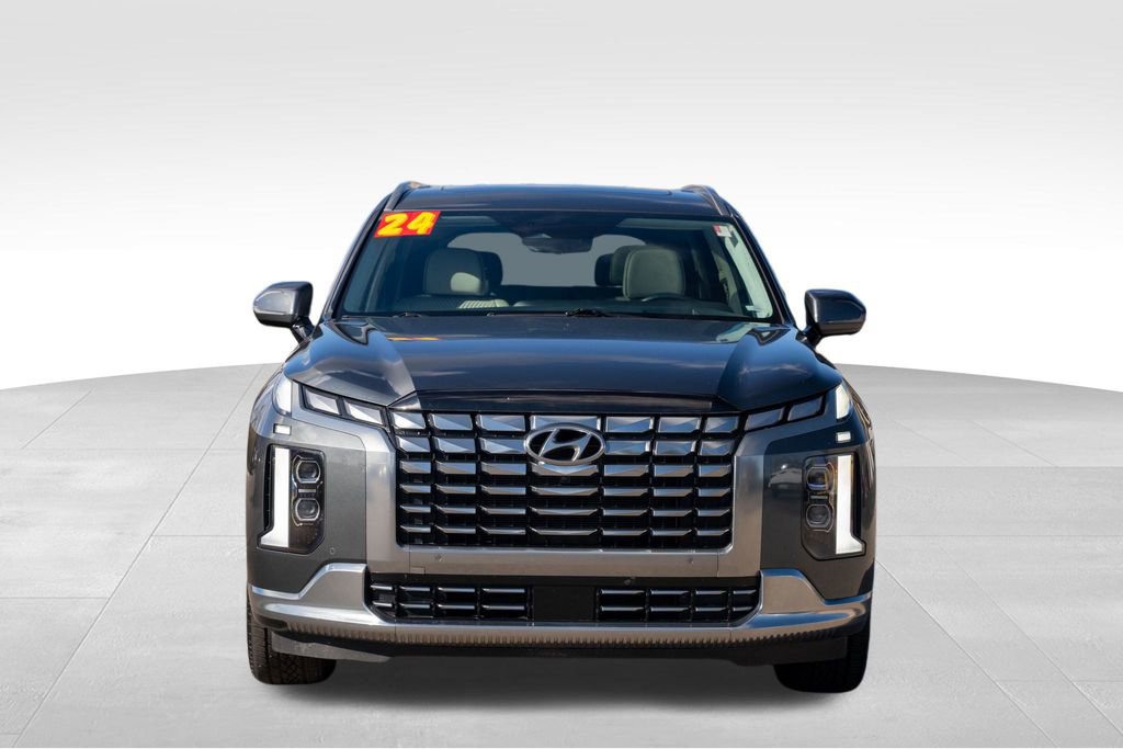 Used 2024 Hyundai Palisade Calligraphy image 2