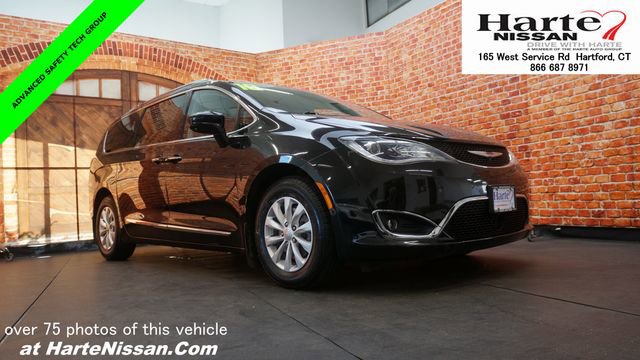 Used 2019 Chrysler Pacifica Touring-L w/ Advanced Safetytec Group image 1