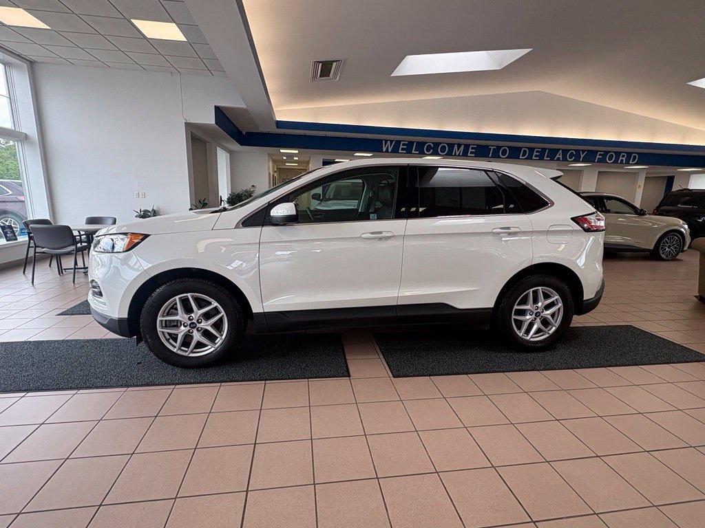 Used 2023 Ford Edge SEL AWD/4WD image 2