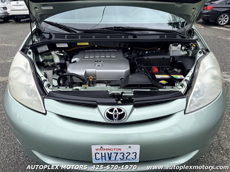 Used 2008 Toyota Sienna LE AWD/4WD image 23