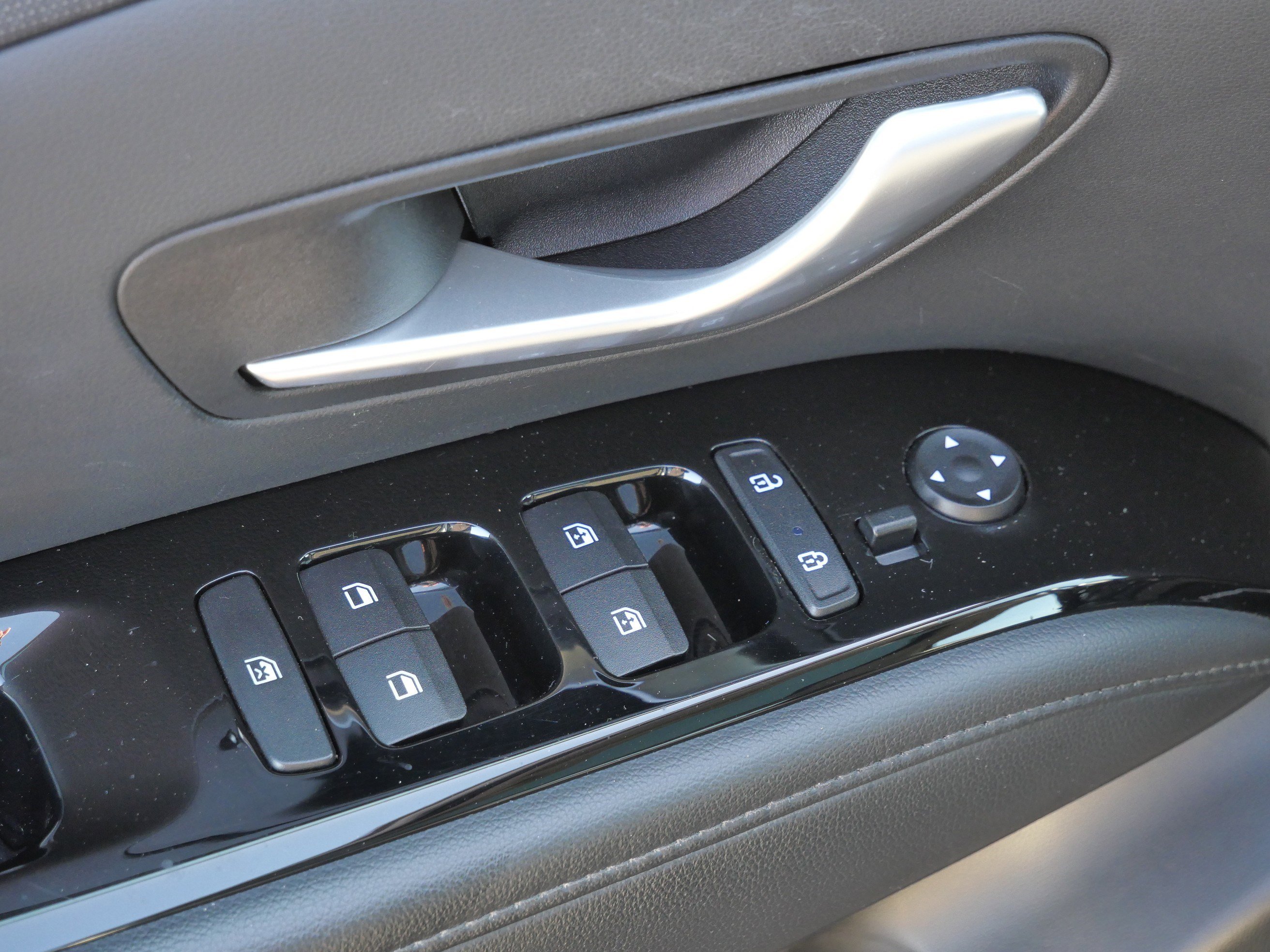 Certified 2022 Hyundai Tucson SEL w/ Cargo Package image 19