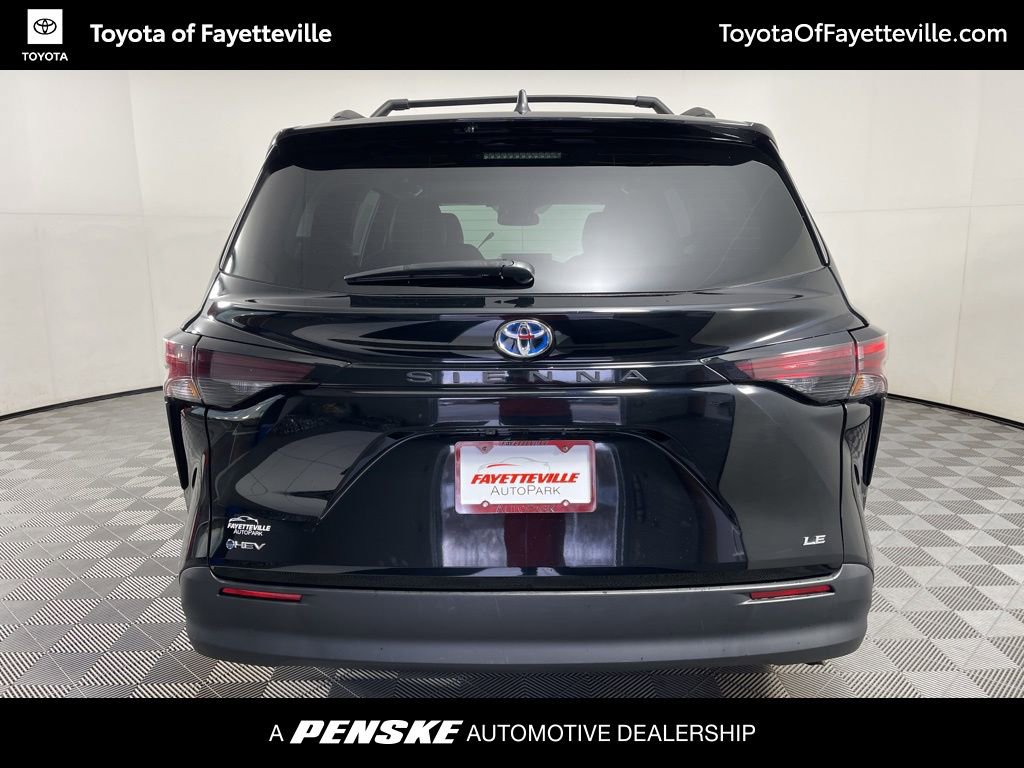 Used 2025 Toyota Sienna LE w/ LE Plus Package image 13