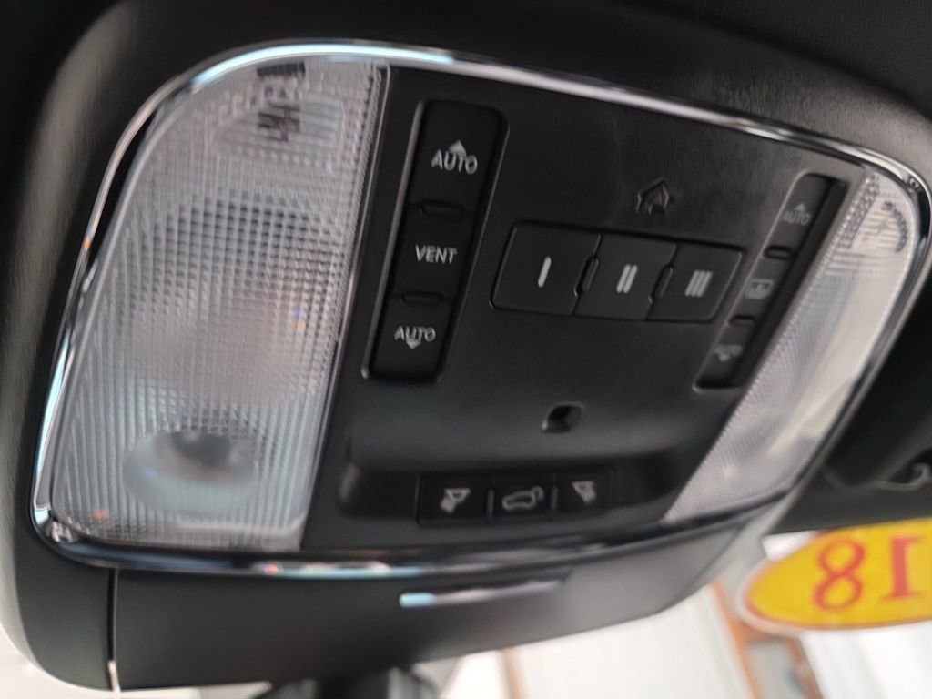 Used 2018 Jeep Grand Cherokee Limited image 24