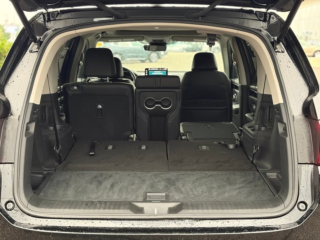 Used 2024 Honda Pilot Touring image 11