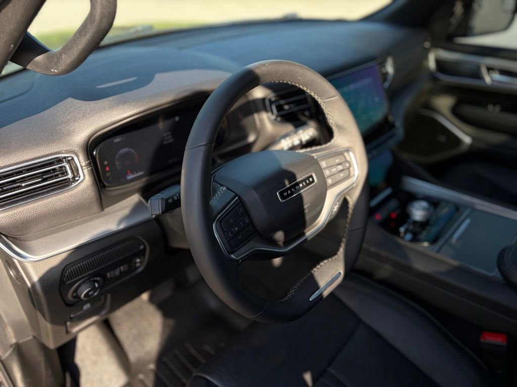 Used 2023 Jeep Wagoneer Series II AWD/4WD image 14