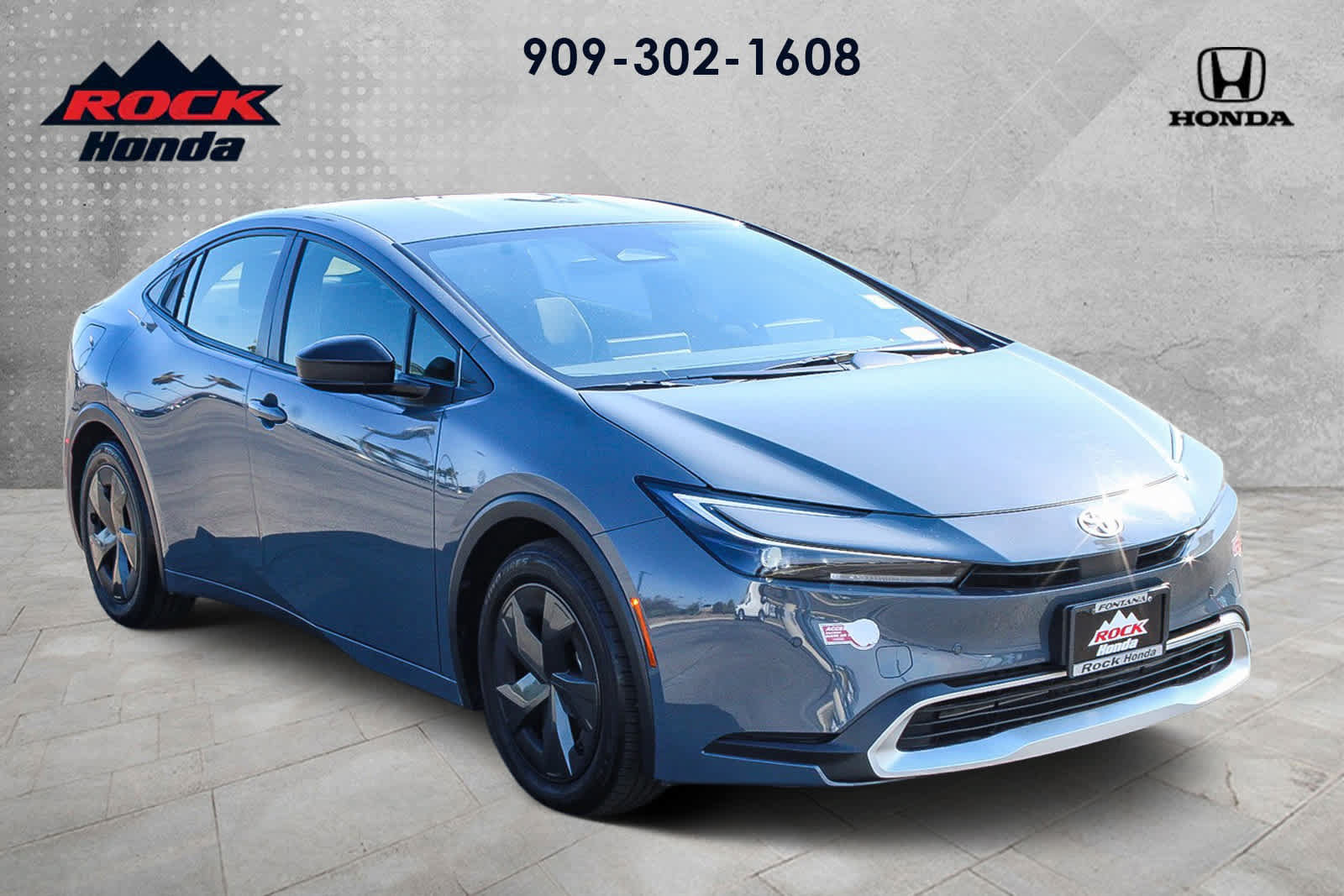 Used 2024 Toyota Prius Prime FWD image 3