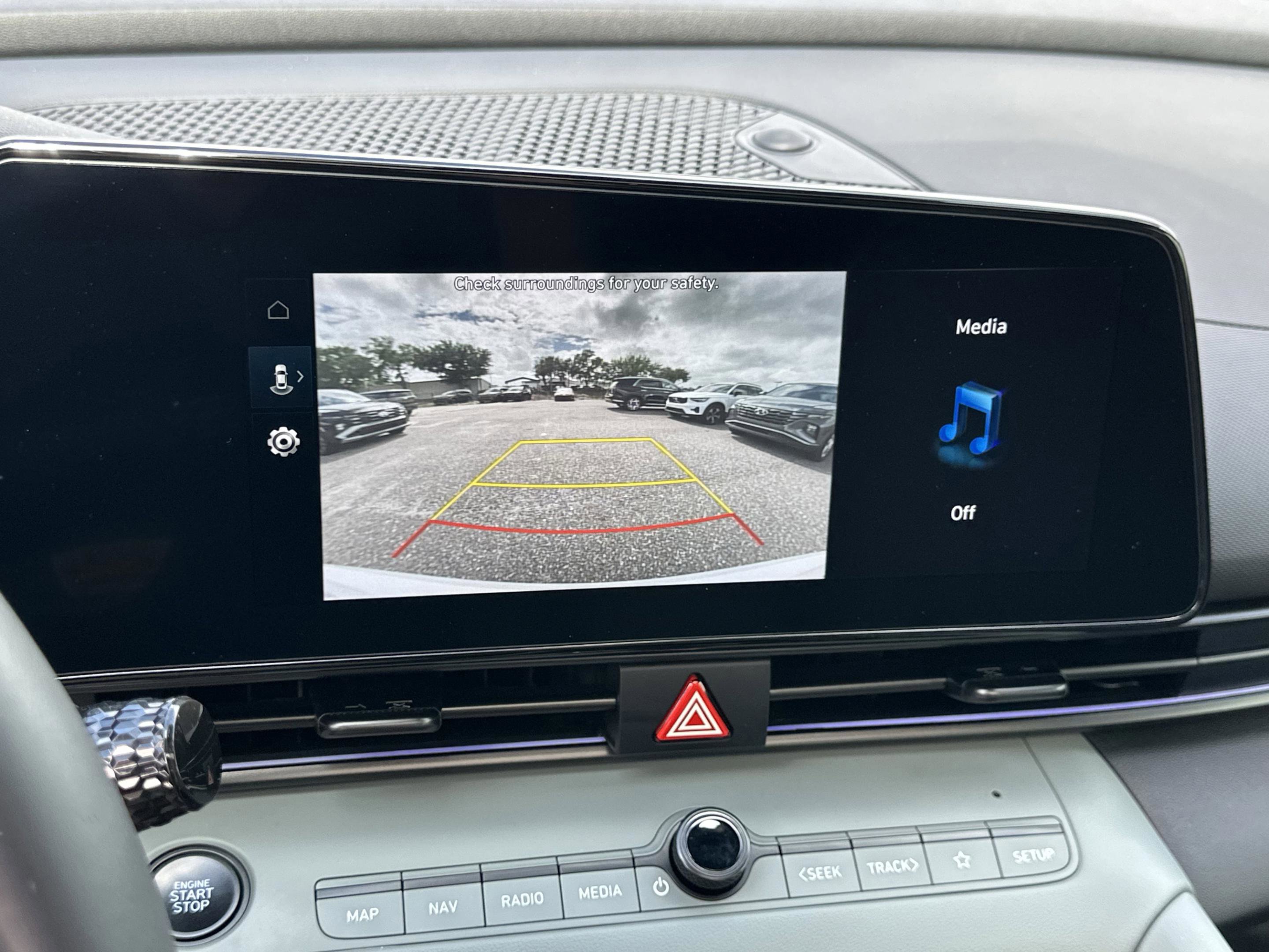 Used 2025 Hyundai Elantra Limited image 26