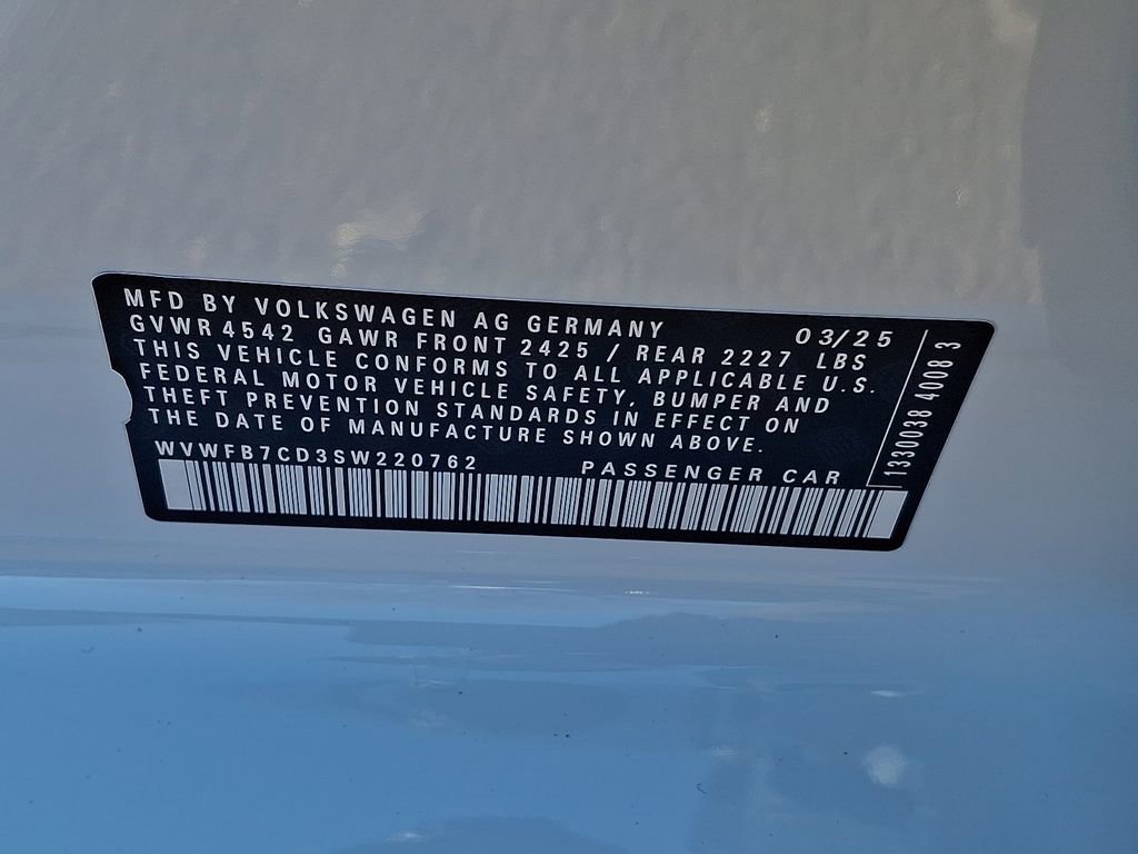 Used 2025 Volkswagen Golf R Black Edition image 24