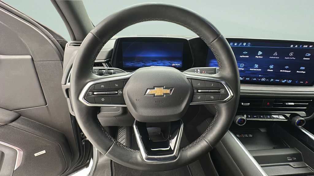 Used 2025 Chevrolet Tahoe Premier AWD/4WD image 15