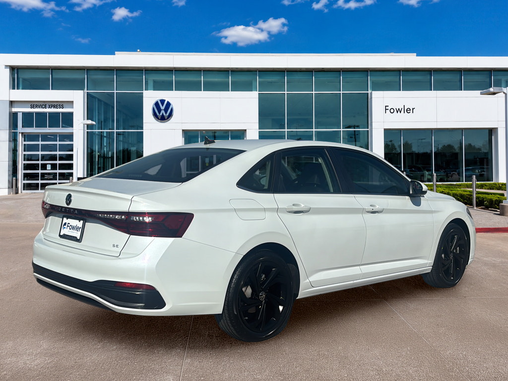 Used 2025 Volkswagen Jetta SE FWD image 5