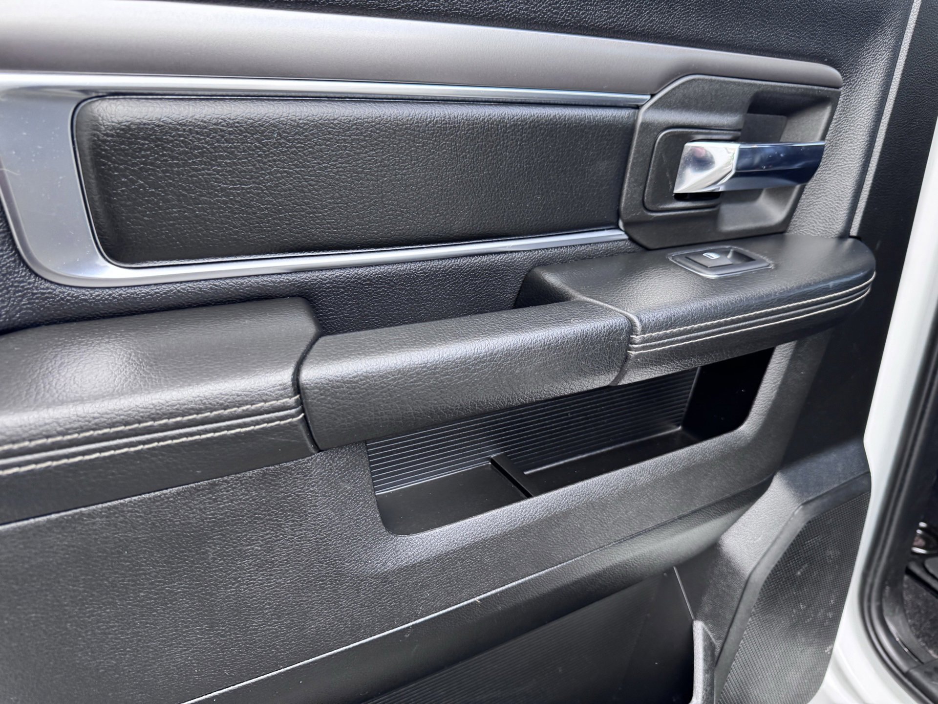 Used 2021 RAM 1500 Classic Warlock image 17