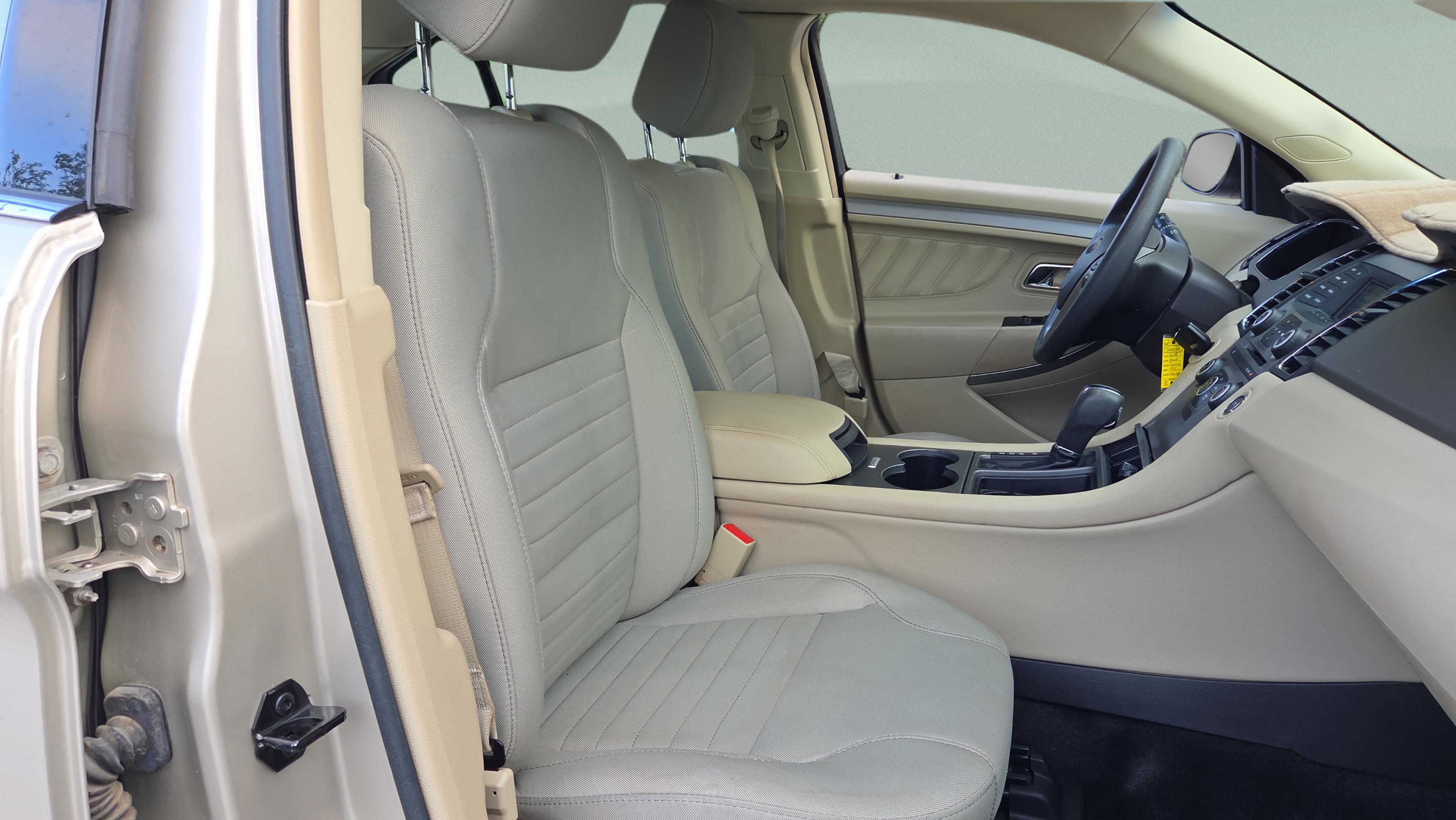 Used 2018 Ford Taurus SE image 15