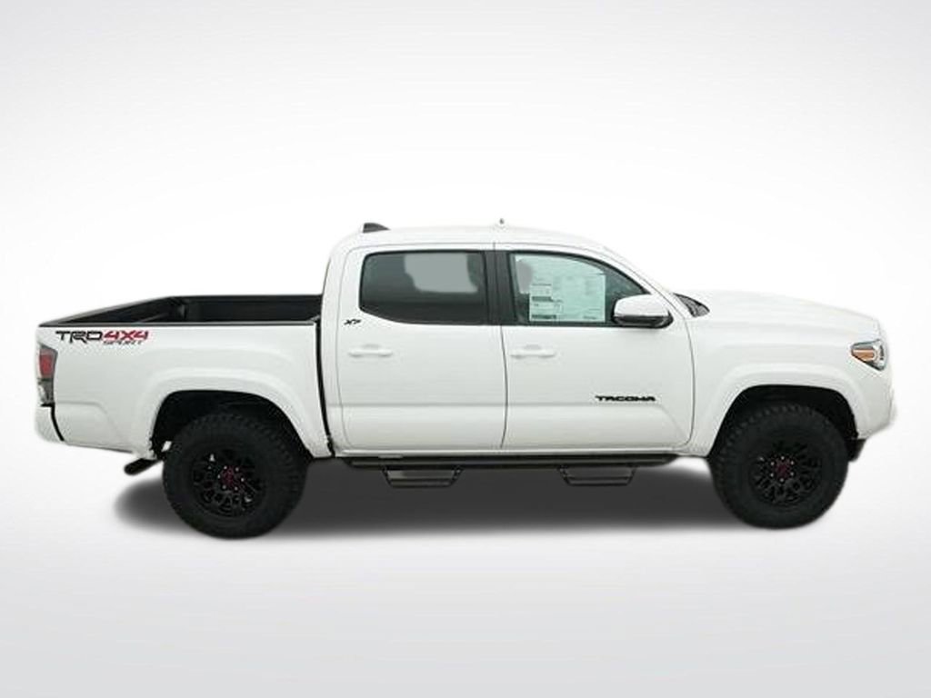 Used 2022 Toyota Tacoma TRD Sport w/ Technology Package AWD/4WD image 14