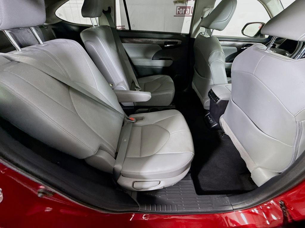 Used 2021 Toyota Highlander Platinum image 33