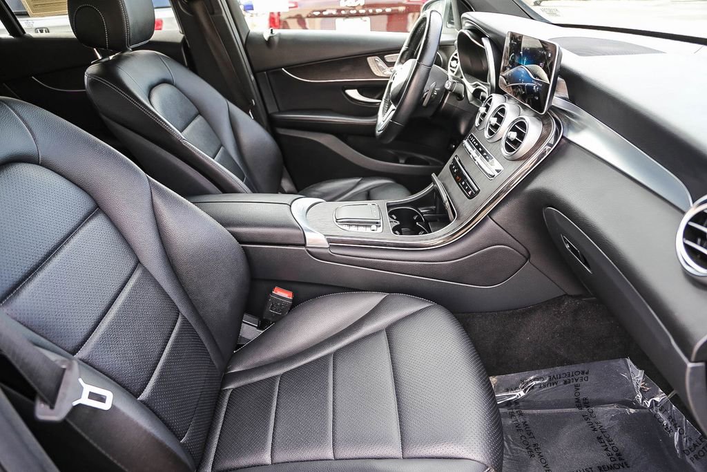 Used 2022 Mercedes-Benz GLC 300 image 16
