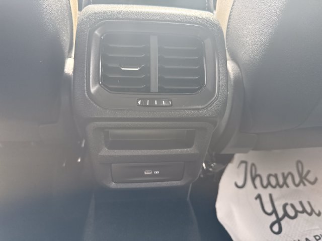 Used 2025 Volkswagen Taos SE FWD image 30