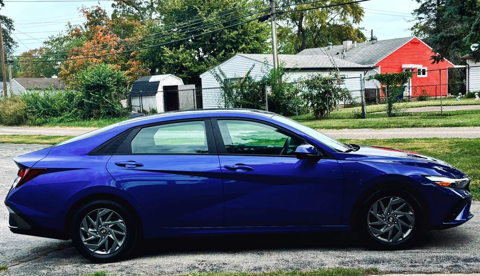 Used 2024 Hyundai Elantra SEL FWD image 2