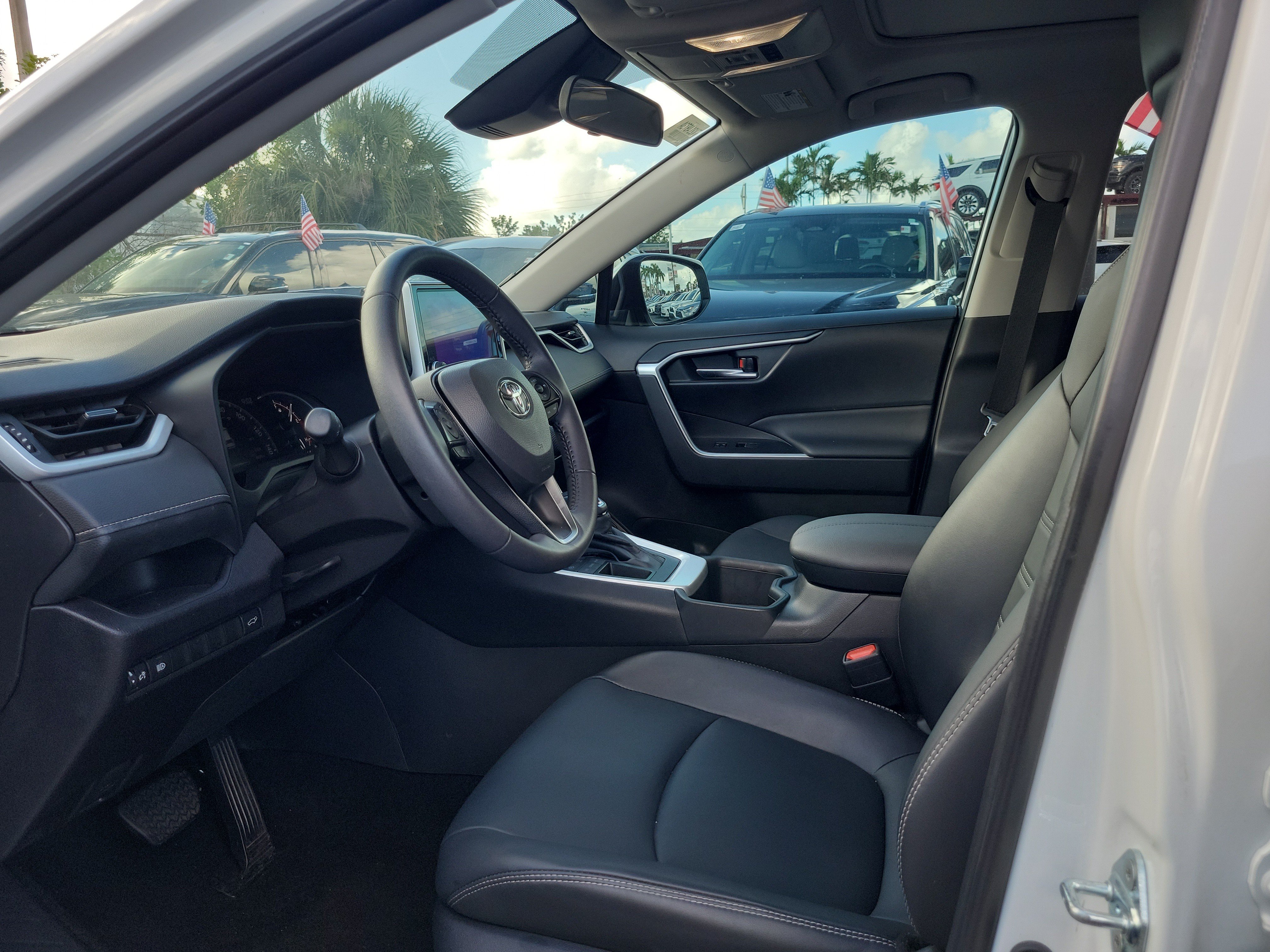 Used 2025 Toyota RAV4 XLE Premium FWD image 19