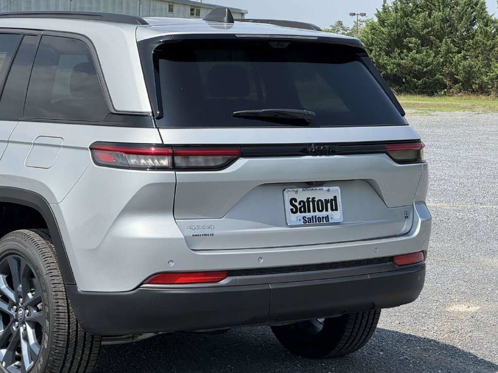 New 2026 Jeep Grand Cherokee Limited AWD/4WD image 11