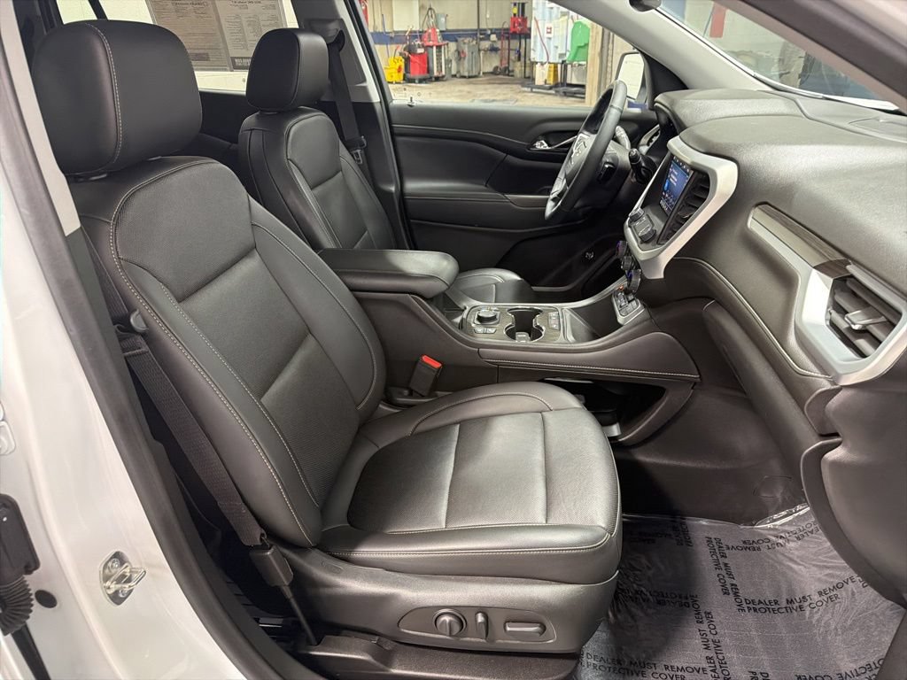 Used 2023 GMC Acadia SLT w/ Technology Package AWD/4WD image 9