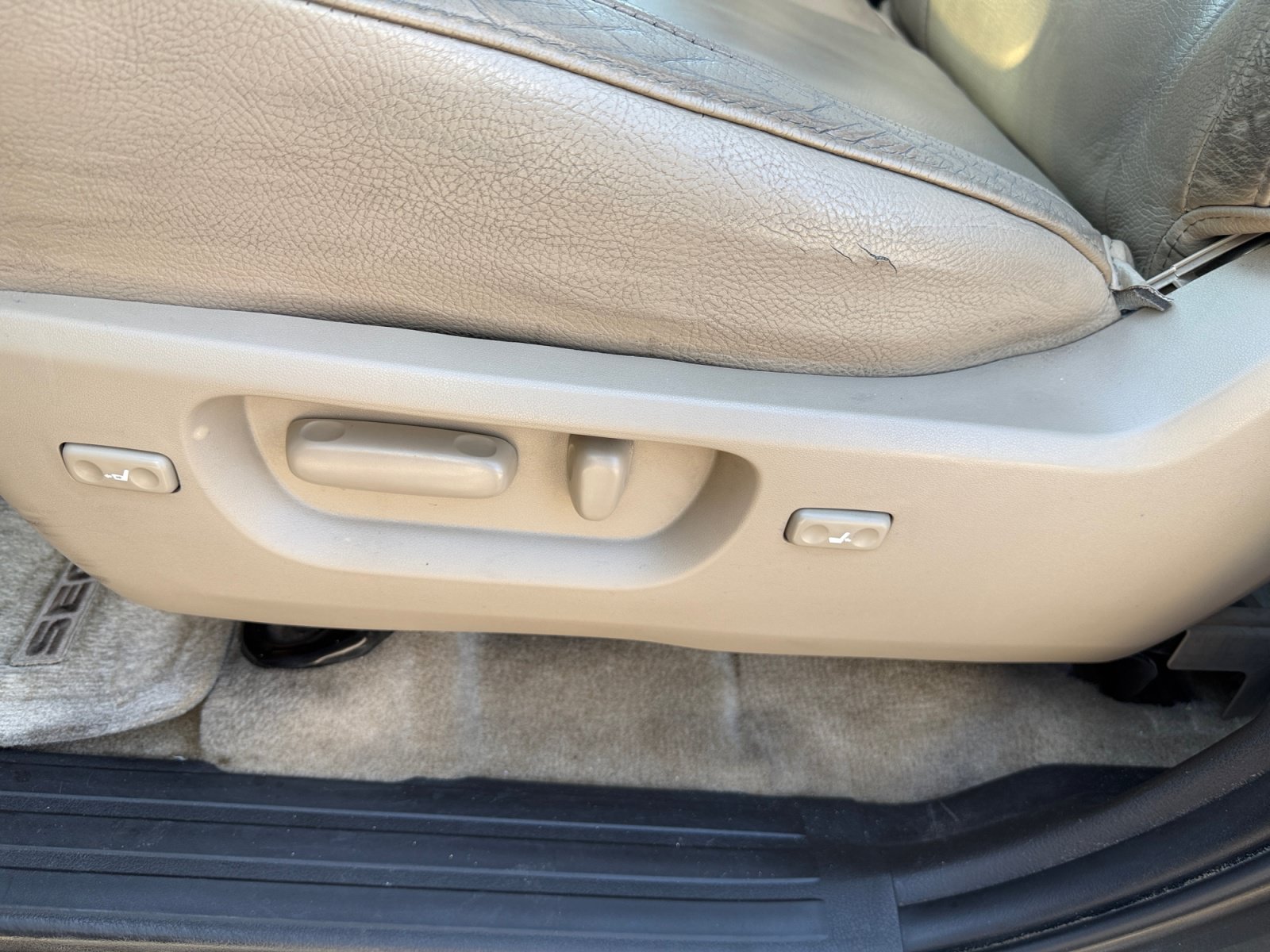 Used 2008 Toyota Sequoia Limited w/ Cold Area Pkg AWD/4WD image 13