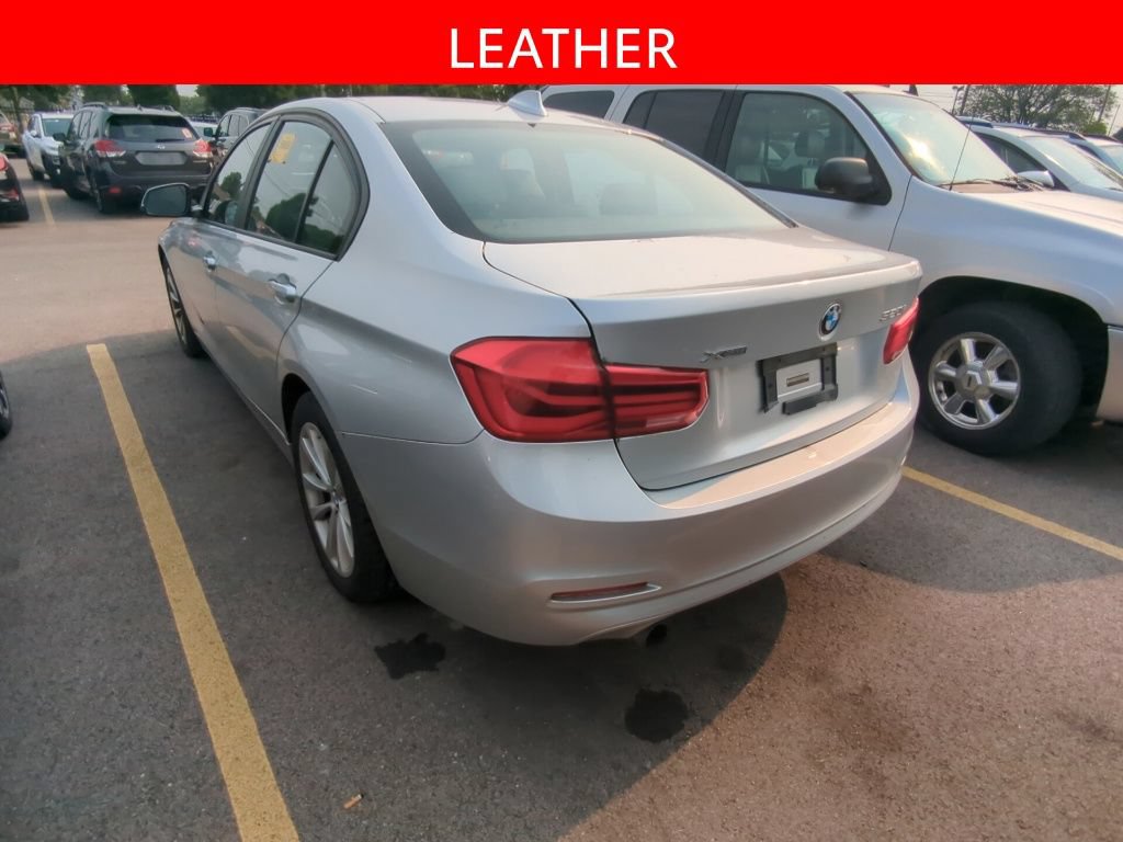 Used 2016 BMW 320i xDrive Sedan AWD/4WD image 4