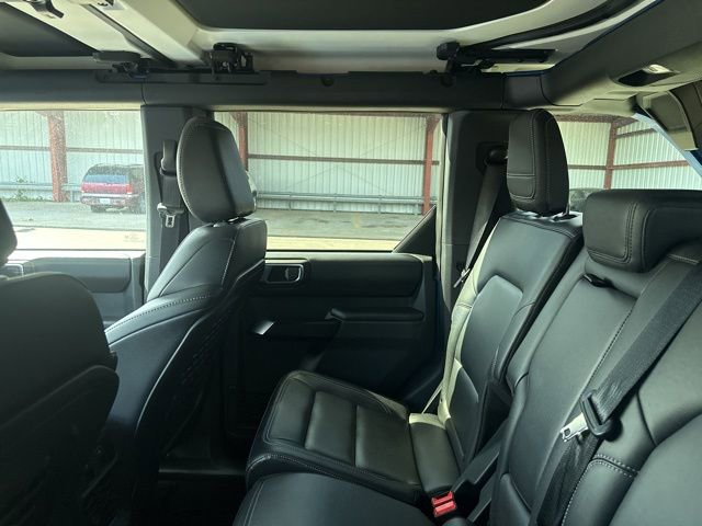 Used 2025 Ford Bronco Badlands AWD/4WD image 19