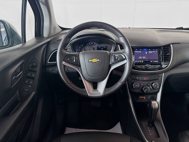 Used 2021 Chevrolet Trax LT w/ Premium Seat Package AWD/4WD image 24