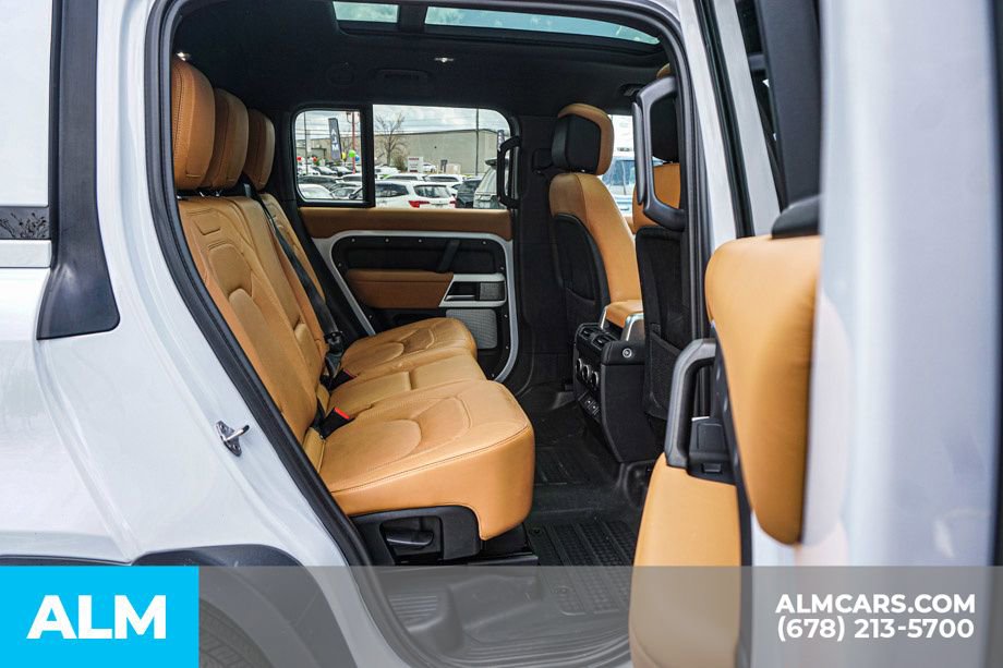 Used 2023 Land Rover Defender 130 SE image 24