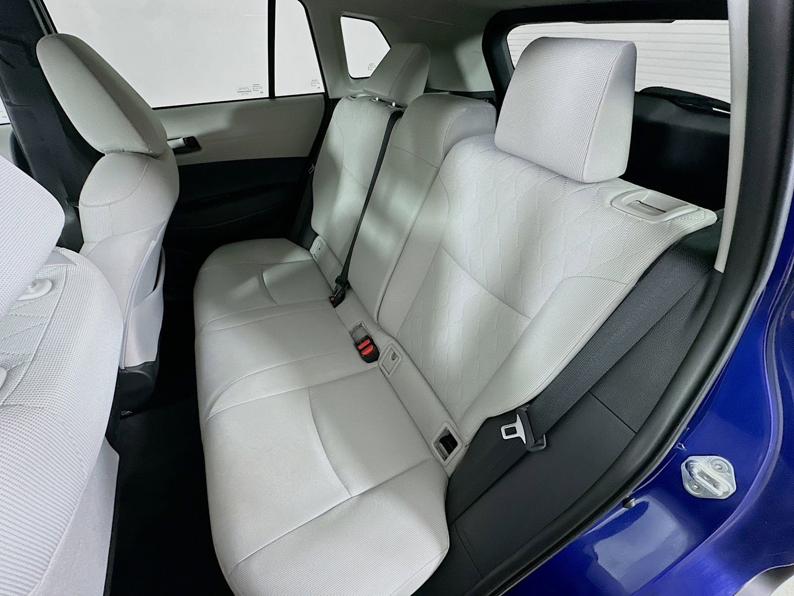 Used 2022 Toyota Corolla Cross LE AWD/4WD image 34